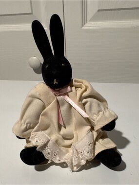 Vintage Dept Department 56 Collectibles Bunny O'hare Black Rabbit Shelf Decor